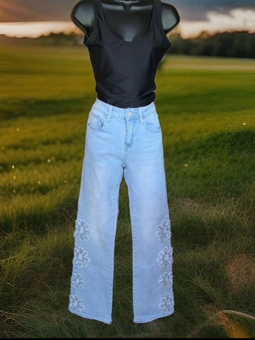 Sky Jeans Size 7 Low Rise Flare Y2K Distressed Flower Appliques EUC